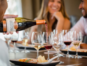 How Do You Choose the Right Wine for Dinner?